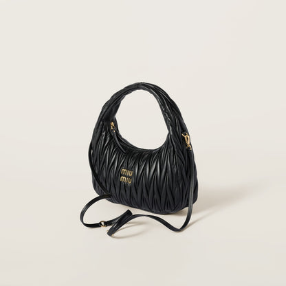 Hobo-Tasche Wander regulär aus matelassiertem Nappaleder in Schwarz