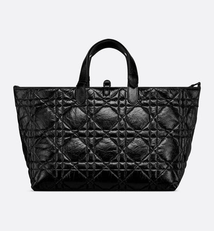 Toujours Medium bag in black crinkled calfskin with Macrocannage topstitching