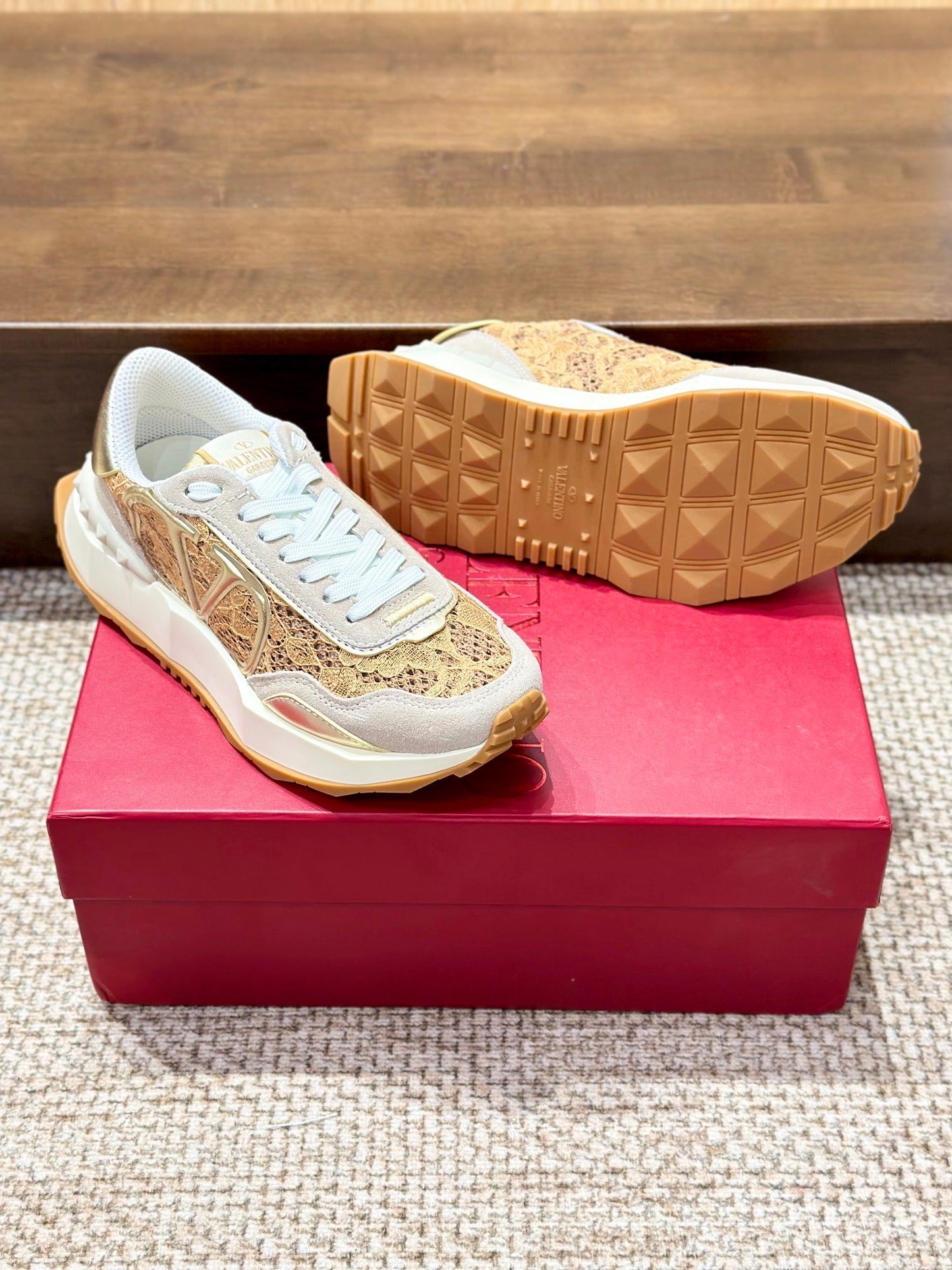 Lacerunner with suede trim Oro