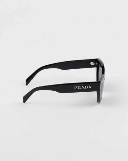 Cat-eye sunglasses with black logo