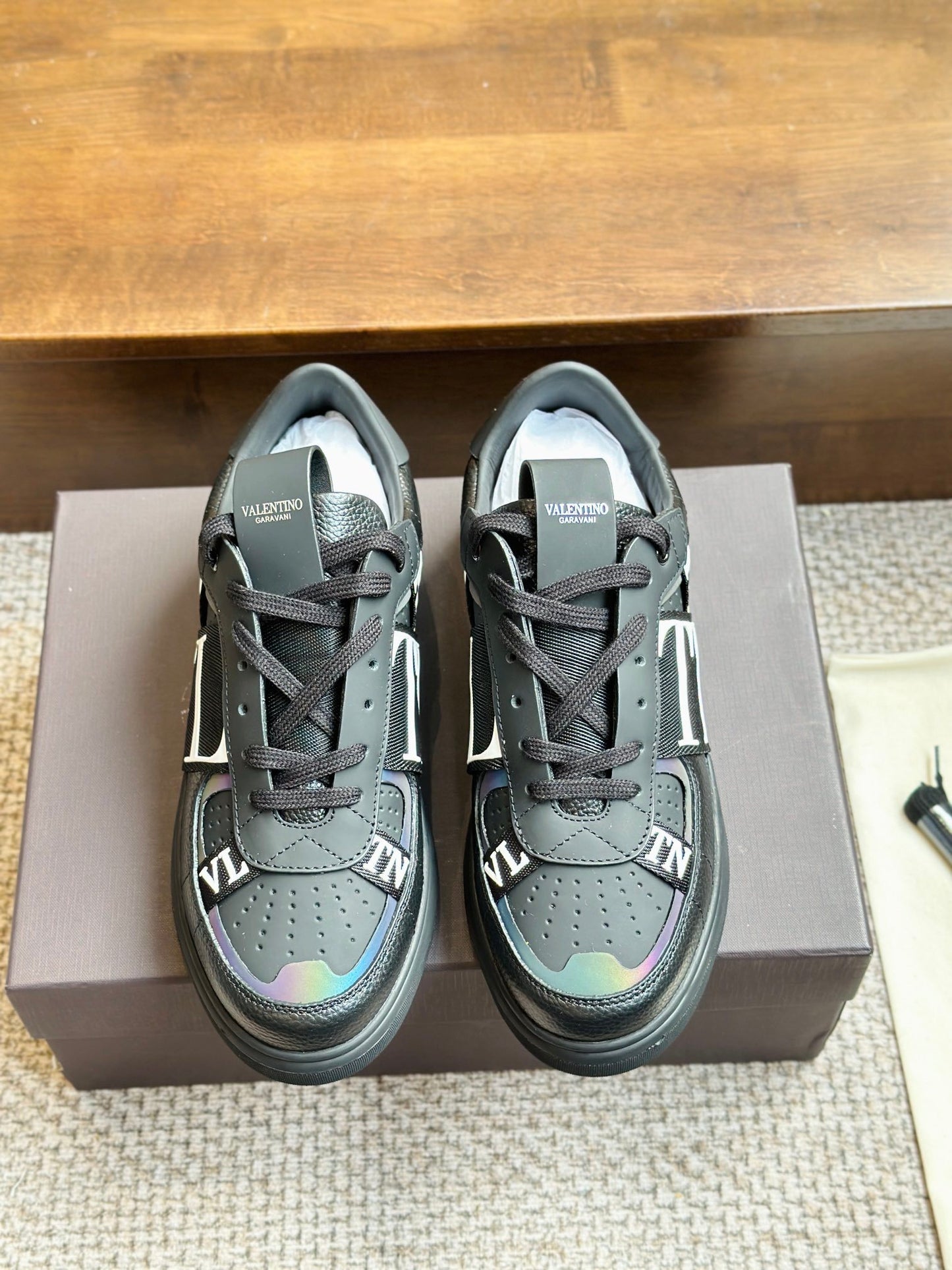 VL7N Sneakers aus Leder Schwarz/Weiß