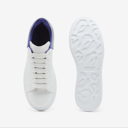 Oversized in white and blue utopia