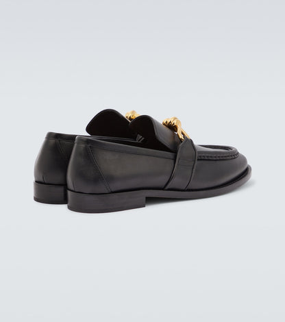 Astaire Knot Loafer aus Leder Schwarz mit goldfarbener Schnalle