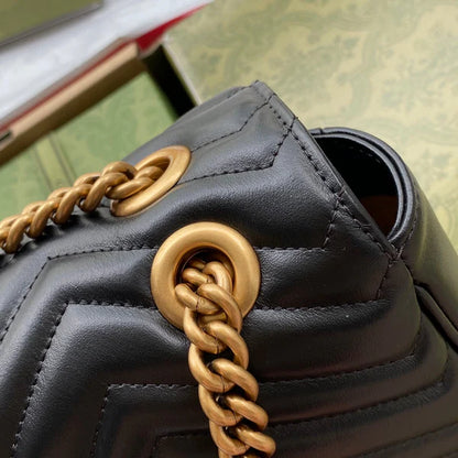 GG Marmont Mittelgroße Matelassé-Tasche Schwarz
