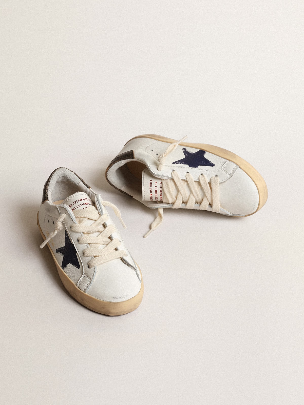 Super-Star Young in nappa leather with printed star and black heel
