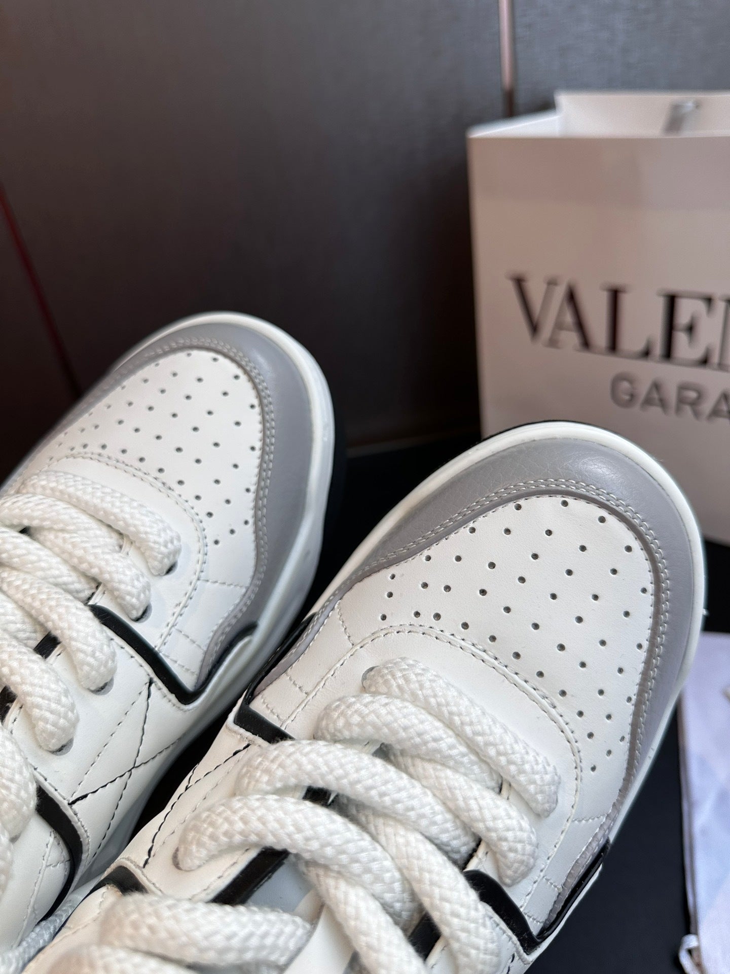 One Stud XL Low-Top-Sneaker Grau