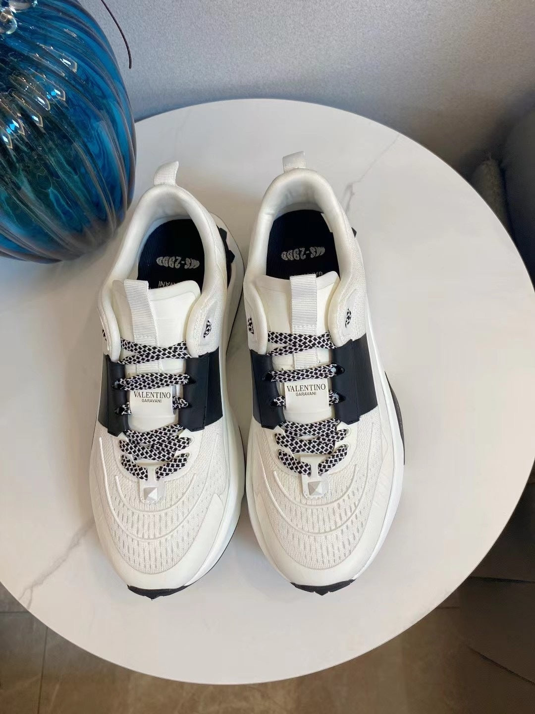 True Act Low-Top-Sneaker aus Mesh Schwarz/Weiß