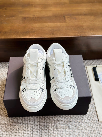 VL7N Leather Sneakers White