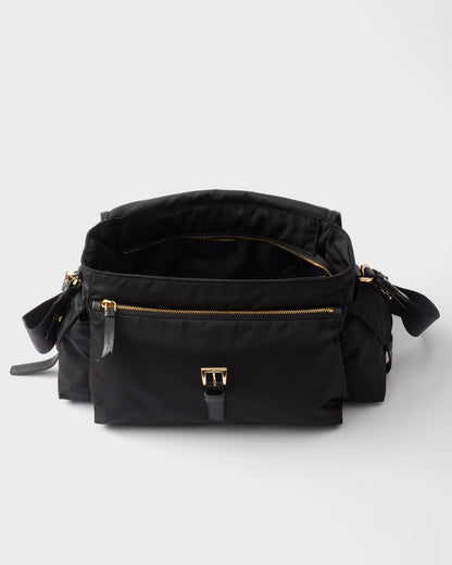 Explore Large Tasche aus Re-Nylon mit Überschlag