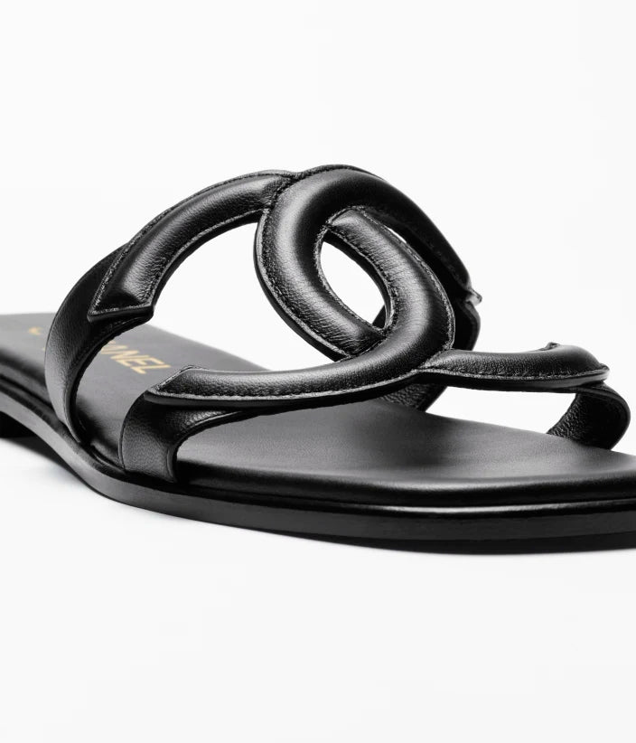 Sandalen aus schwarzem Lammleder