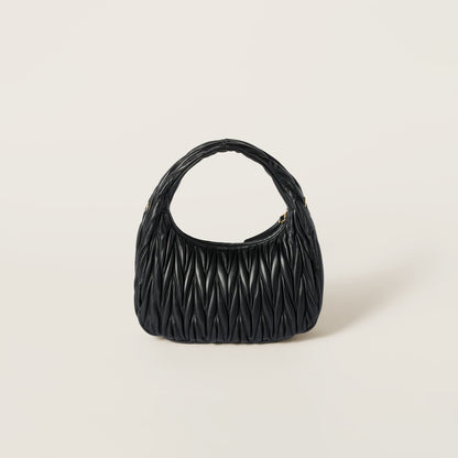 Hobo-Tasche Wander regulär aus matelassiertem Nappaleder in Schwarz