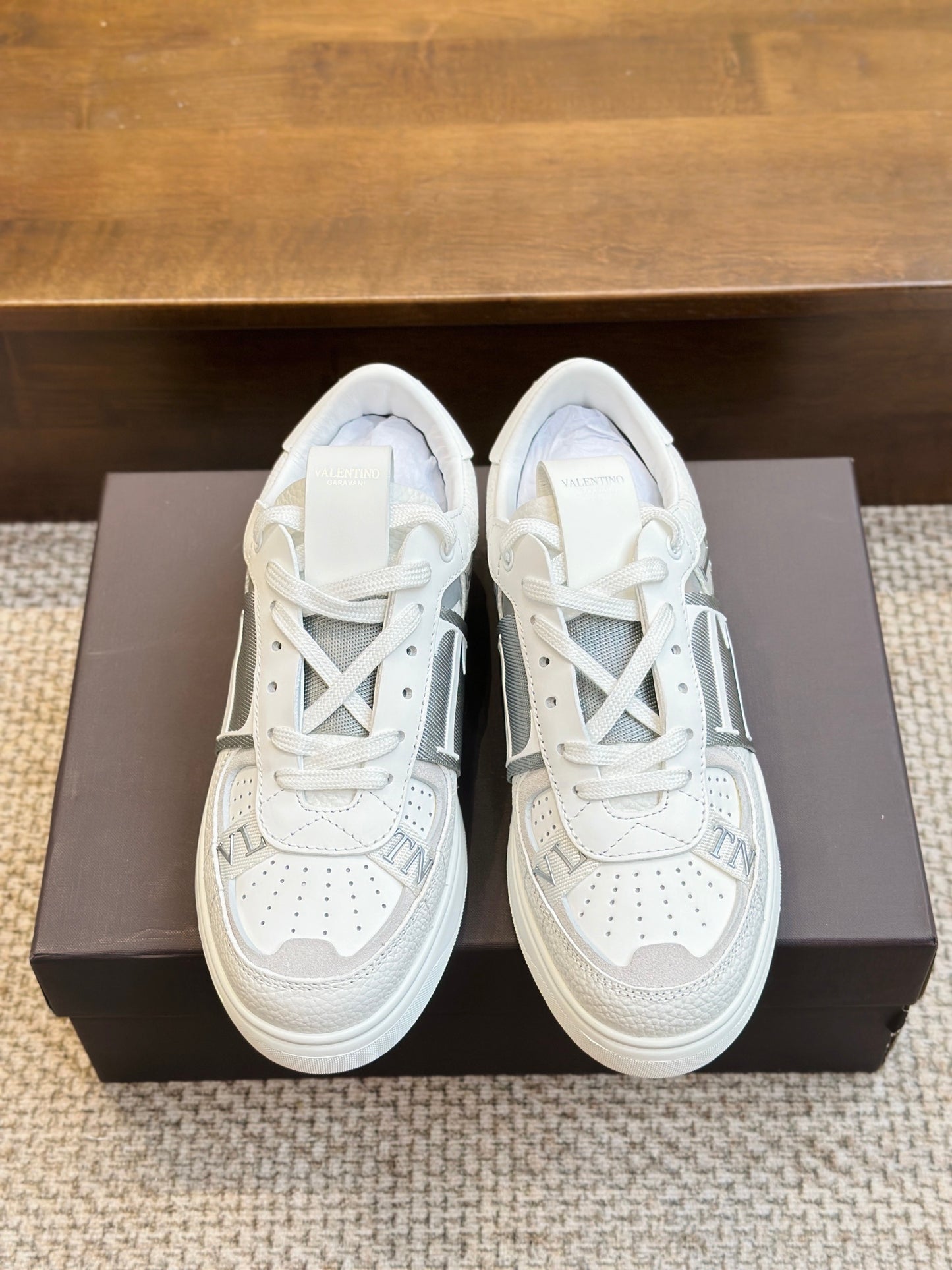 VL7N Sneakers aus Leder Weiß/Grau