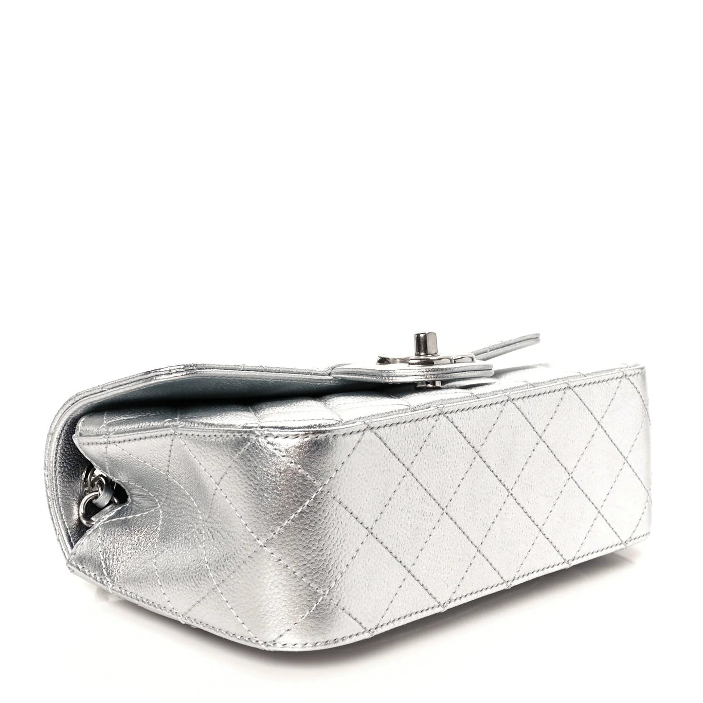 Metallic Caviar gesteppte Mini-Rechteck-CC-Slide-Flap-Tasche in Silber