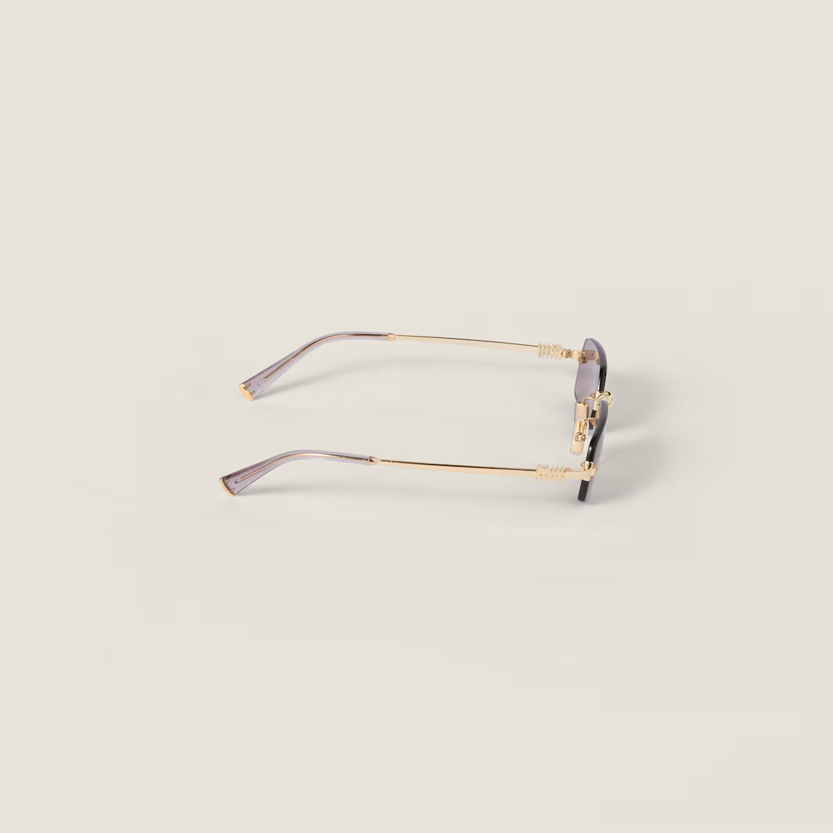 Sonnenbrille mit rechteckigen Gläsern in Malve