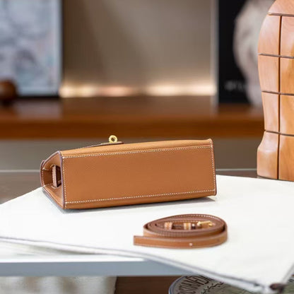 Kelly Pochette – Epsom Leder in Gold