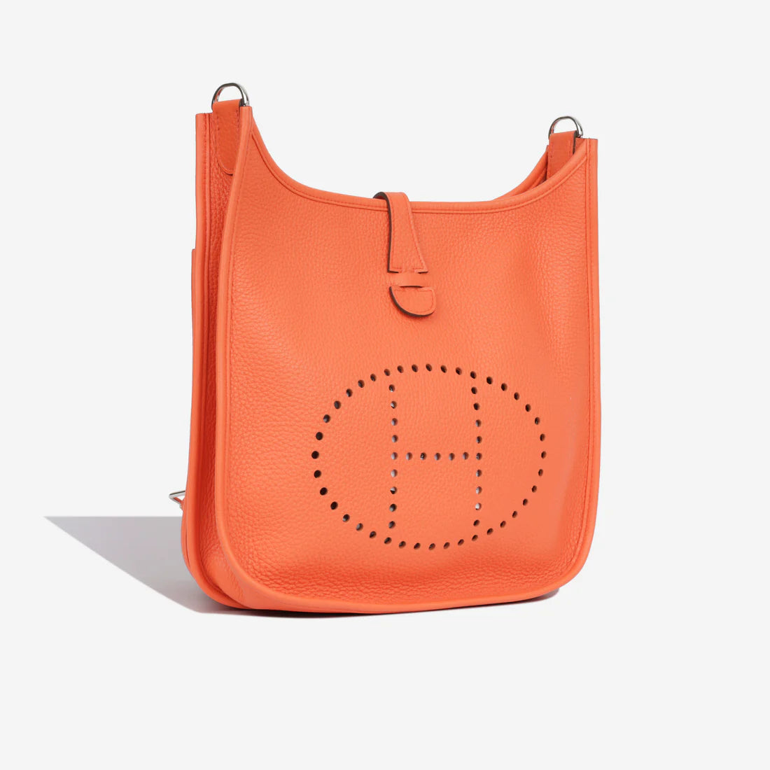 Evelyne PM 28 Fire Clemence