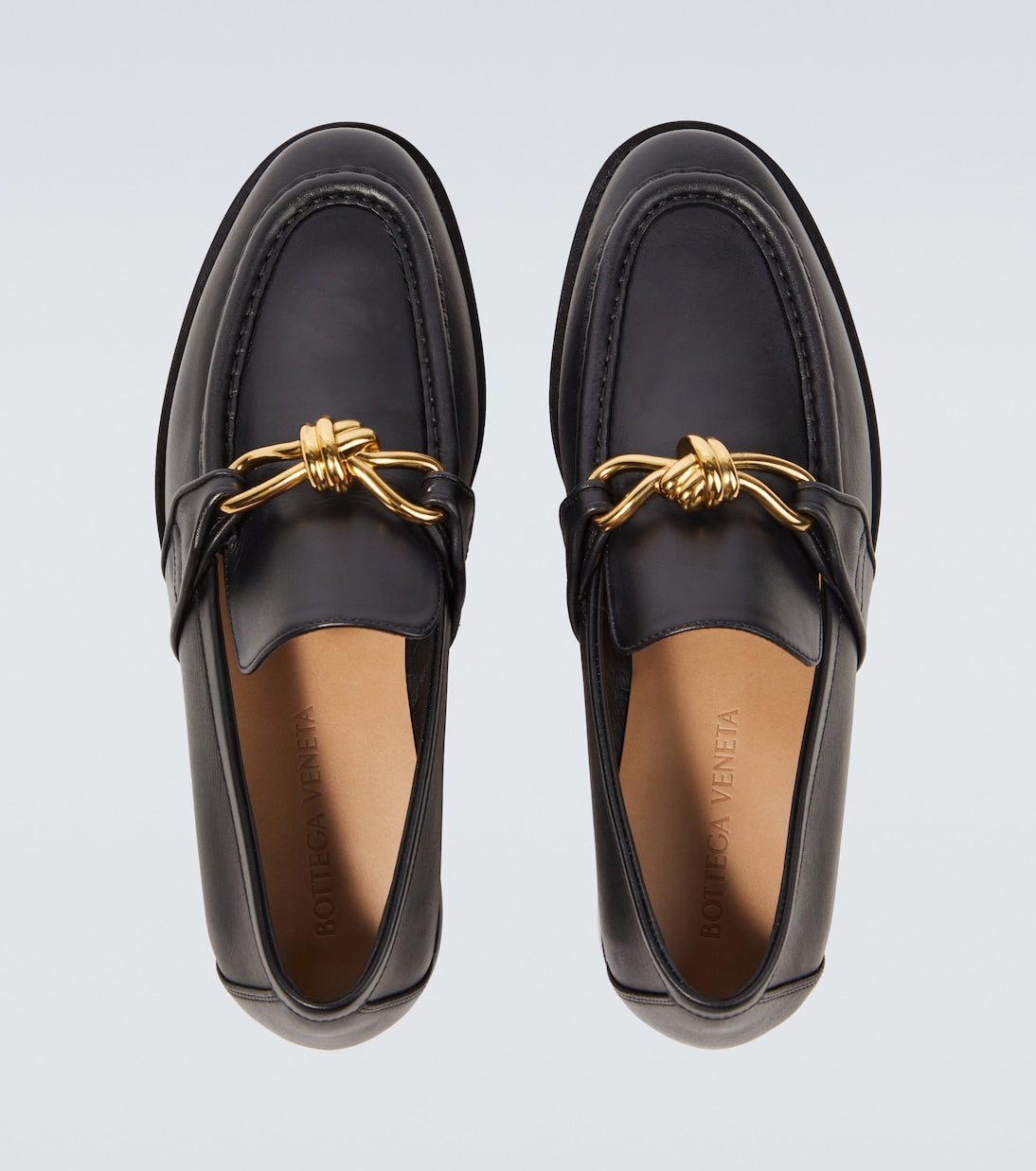 Astaire Knot Loafer aus Leder Schwarz mit goldfarbener Schnalle