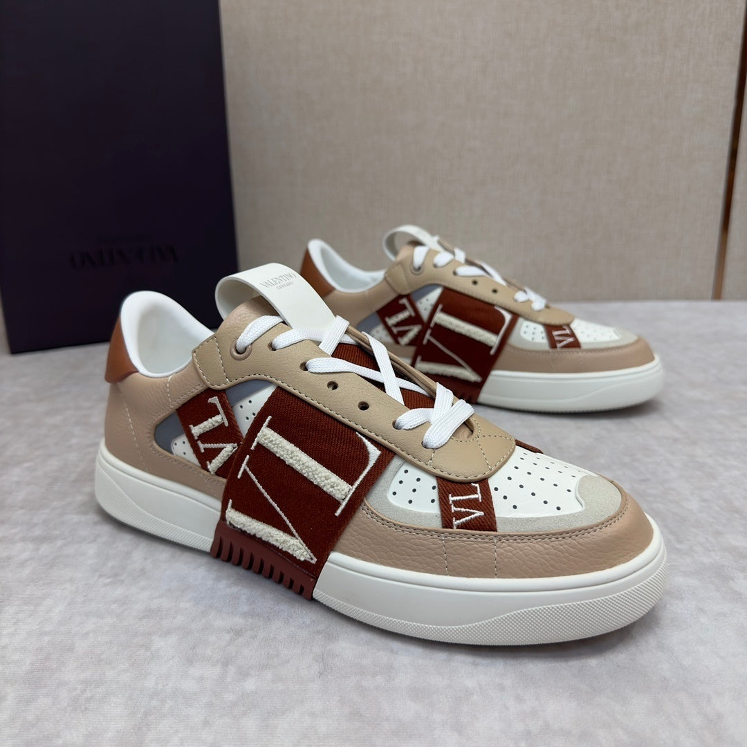 VL7N Leather Sneakers Brown