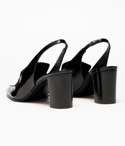 Schuhe mit Fersenriemen aus schwarzem, glänzendem Kalbsleder
