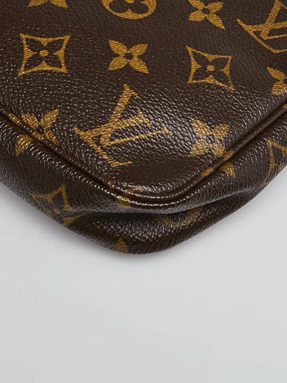 Monogram-Clutch aus Canvas