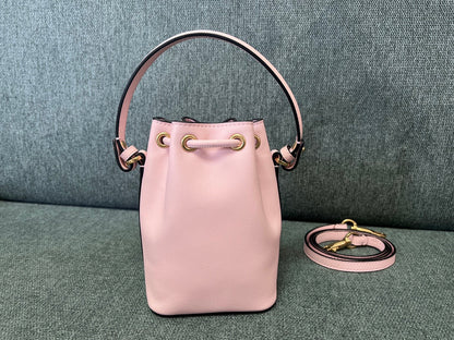 V Logo Signature Eimer-Tasche Pink