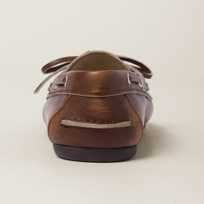 Ungefütterte Bootsschuhe aus gewaschenem Leder in Braun