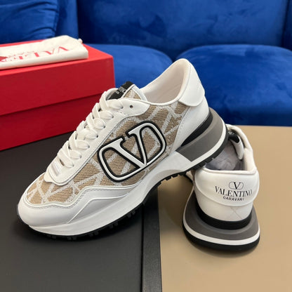 Lacerunner sneakers with suede trim Toile Iconographe
