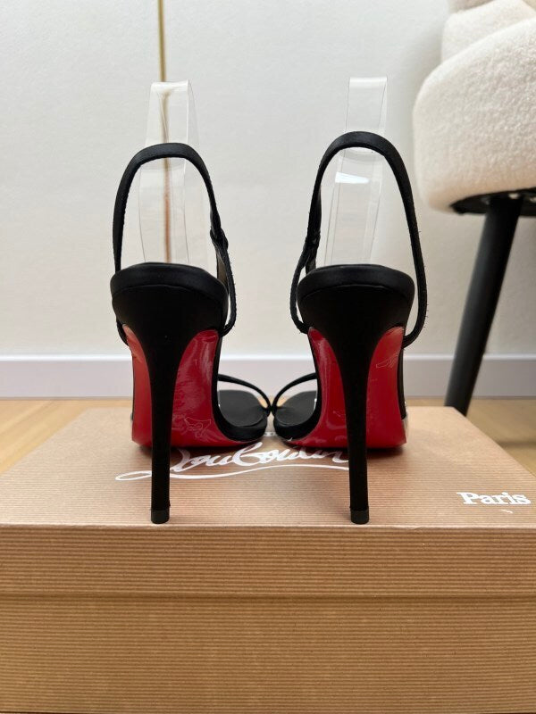 Loubigirl Chain 100 verzierte Ledersandalen schwarz