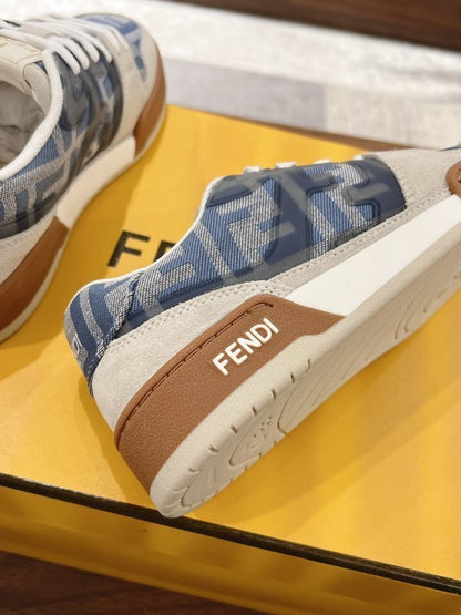 Match sneakers in blue suede
