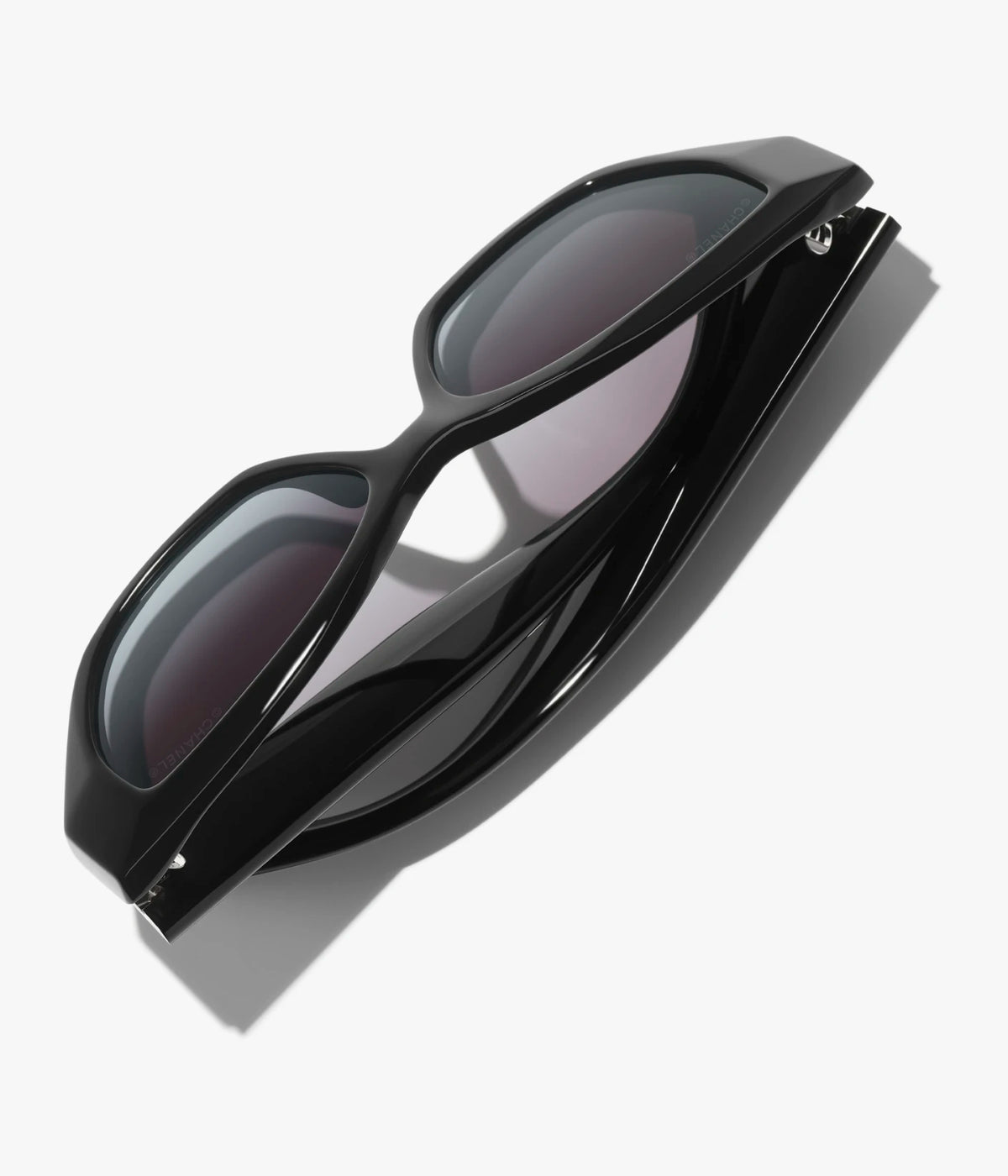 Cat-Eye-Sonnenbrille aus Acetat und schwarzem Perlmutt mit grauen Gläsern
