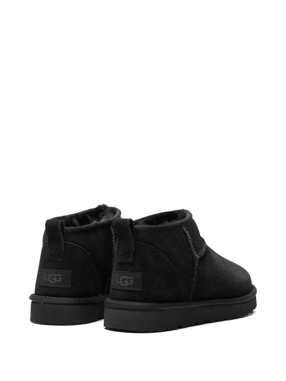 Classic Ultra Mini „Triple Black“ Stiefeletten