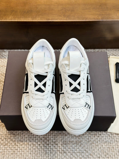 VL7N Sneakers aus Leder Weiß/Schwarz