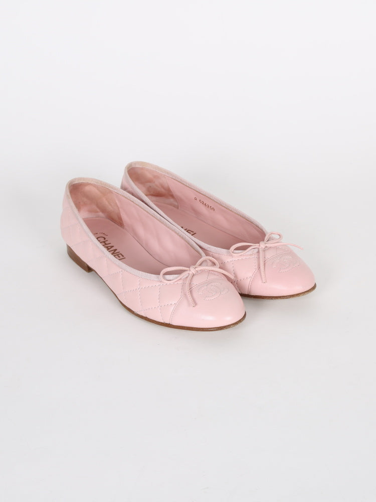 Rosa Ballerinas aus gestepptem Lammleder