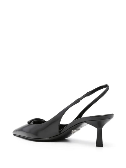 Schwarze Pumps aus Leder mit Fersenriemen