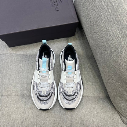 True Act low-top sneakers in gray mesh