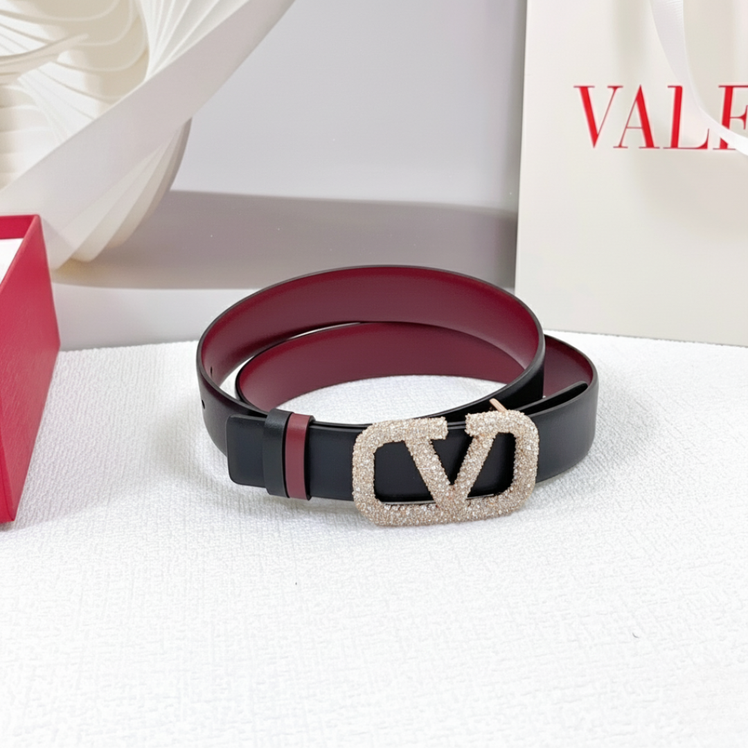 Reversible VLogo Signature belt in black, made of glossy calfskin with crystals