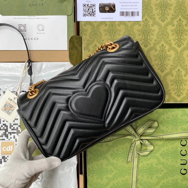 GG Marmont Mittelgroße Matelassé-Tasche Schwarz