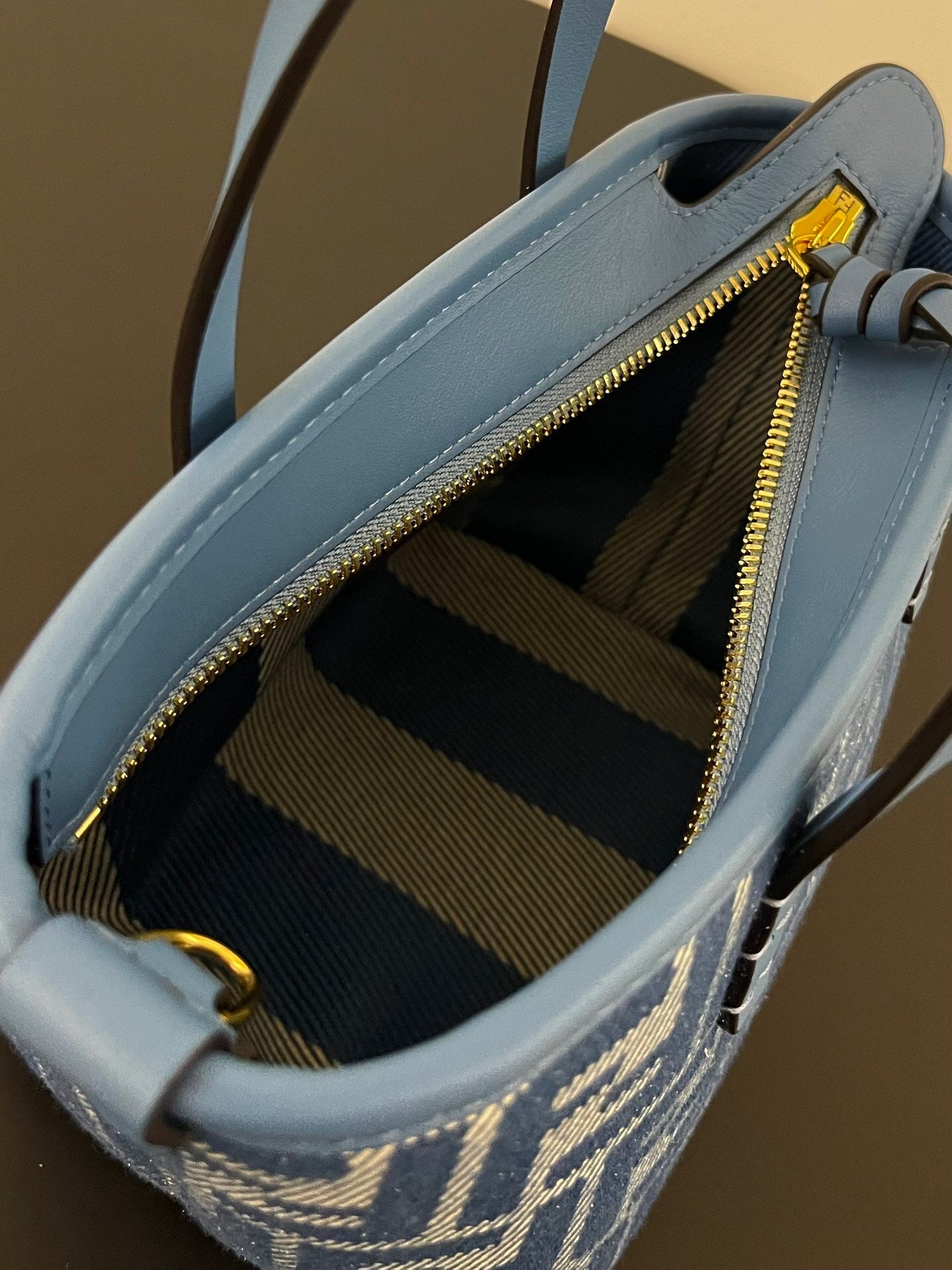 FF Jacquard Mini Roll Tote Bag Hellblau