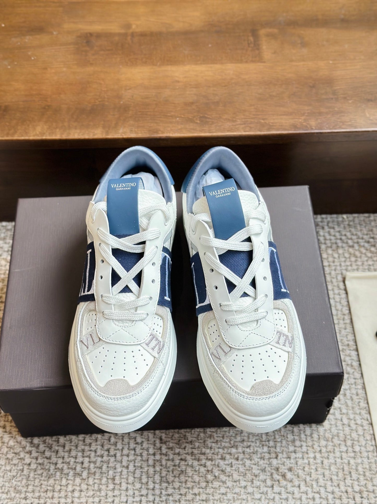 VL7N Sneakers aus Leder Weiß/Blau