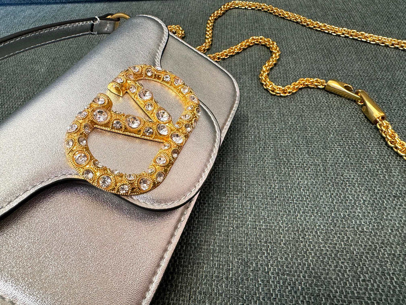 Locò Schultertasche mit Kristallverzierung Beige