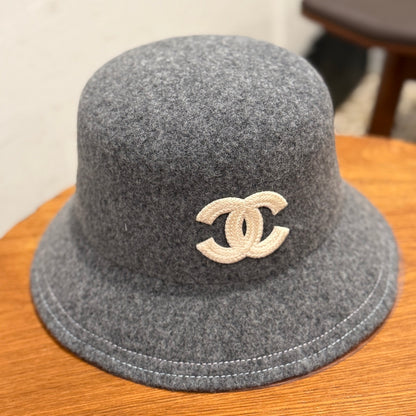 Bucket hat made from a cashmere/wool blend
