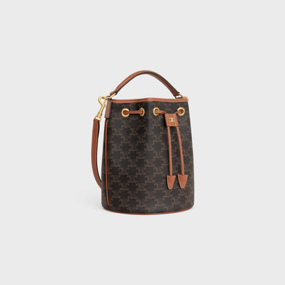 Clara Tasche aus Triomphe-Canvas und Kalbsleder in Cognac
