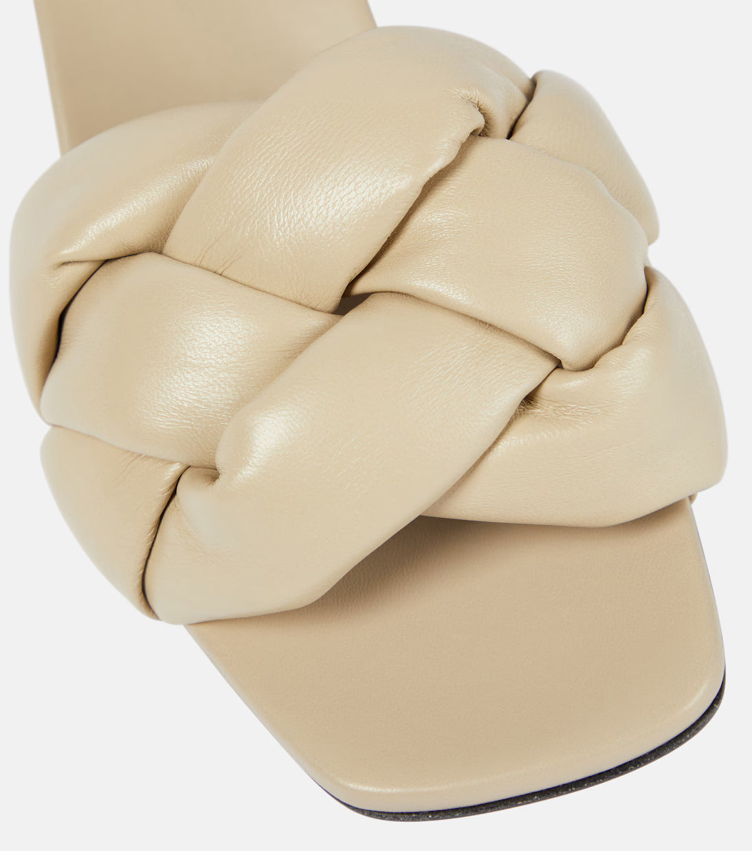Gepolsterte Sandalen aus geflochtenem Leder in Beige