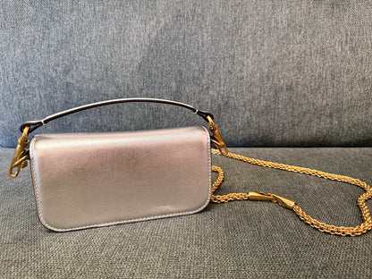 Locò Schultertasche mit Kristallverzierung Beige