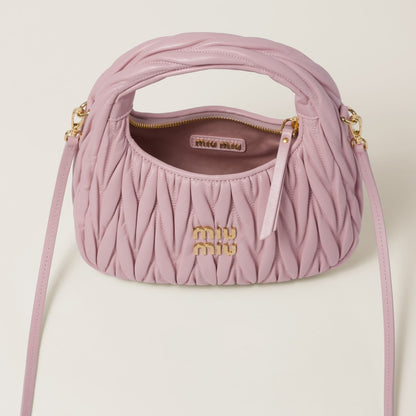 Hobo bag Wander small made of matelassed nappa leather in pink