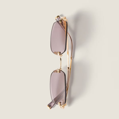 Sonnenbrille mit rechteckigen Gläsern in Malve