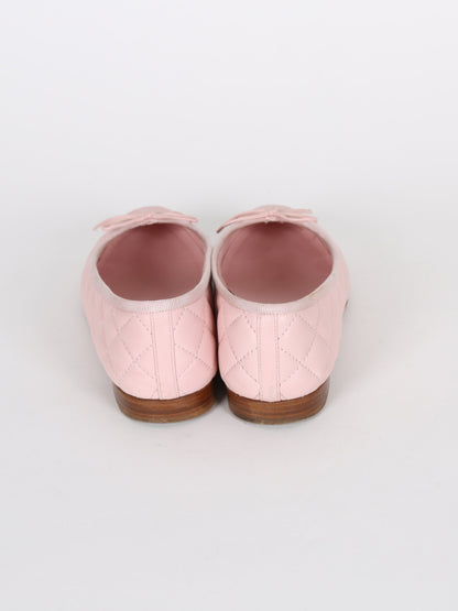 Rosa Ballerinas aus gestepptem Lammleder