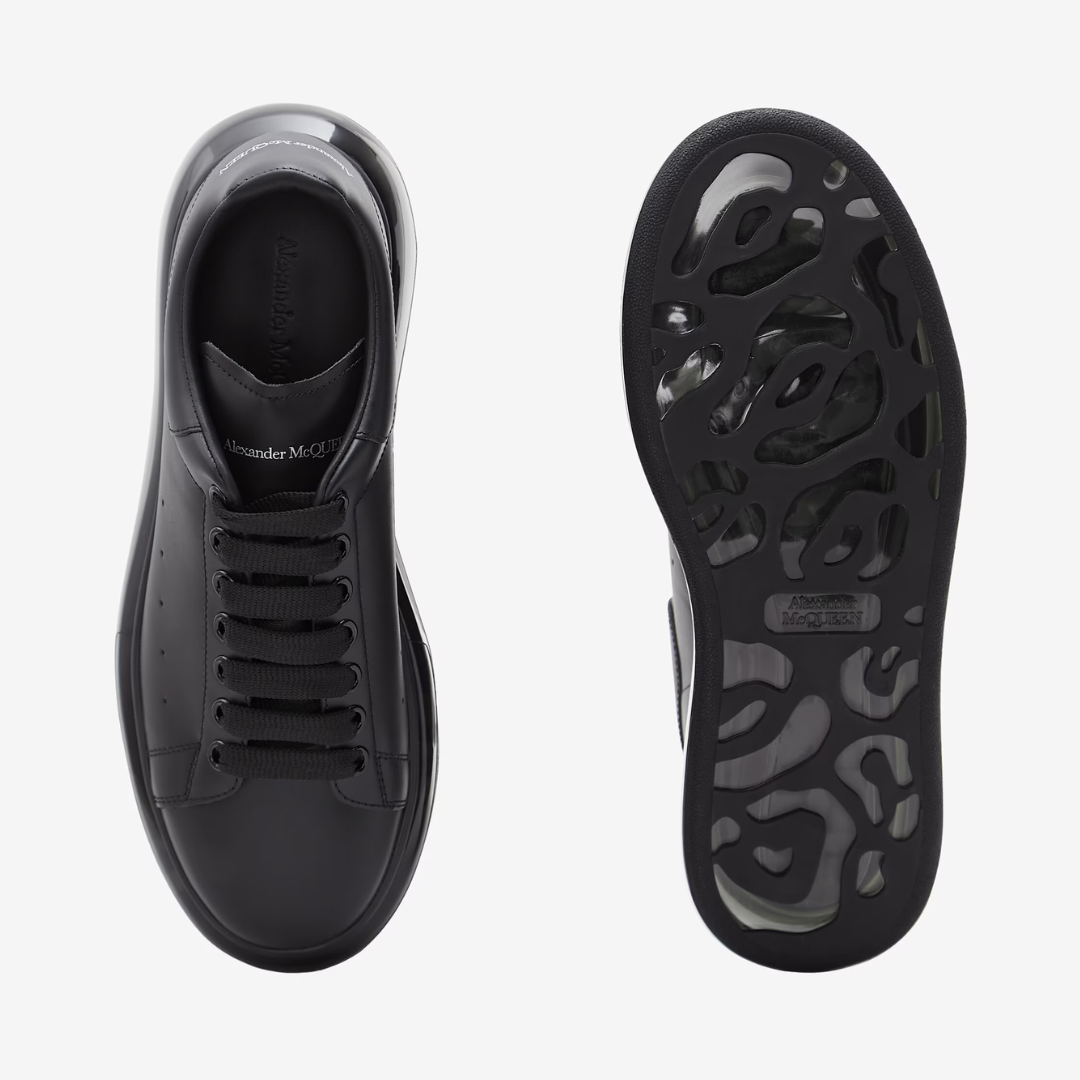 OVERSIZED BLACK GUM
