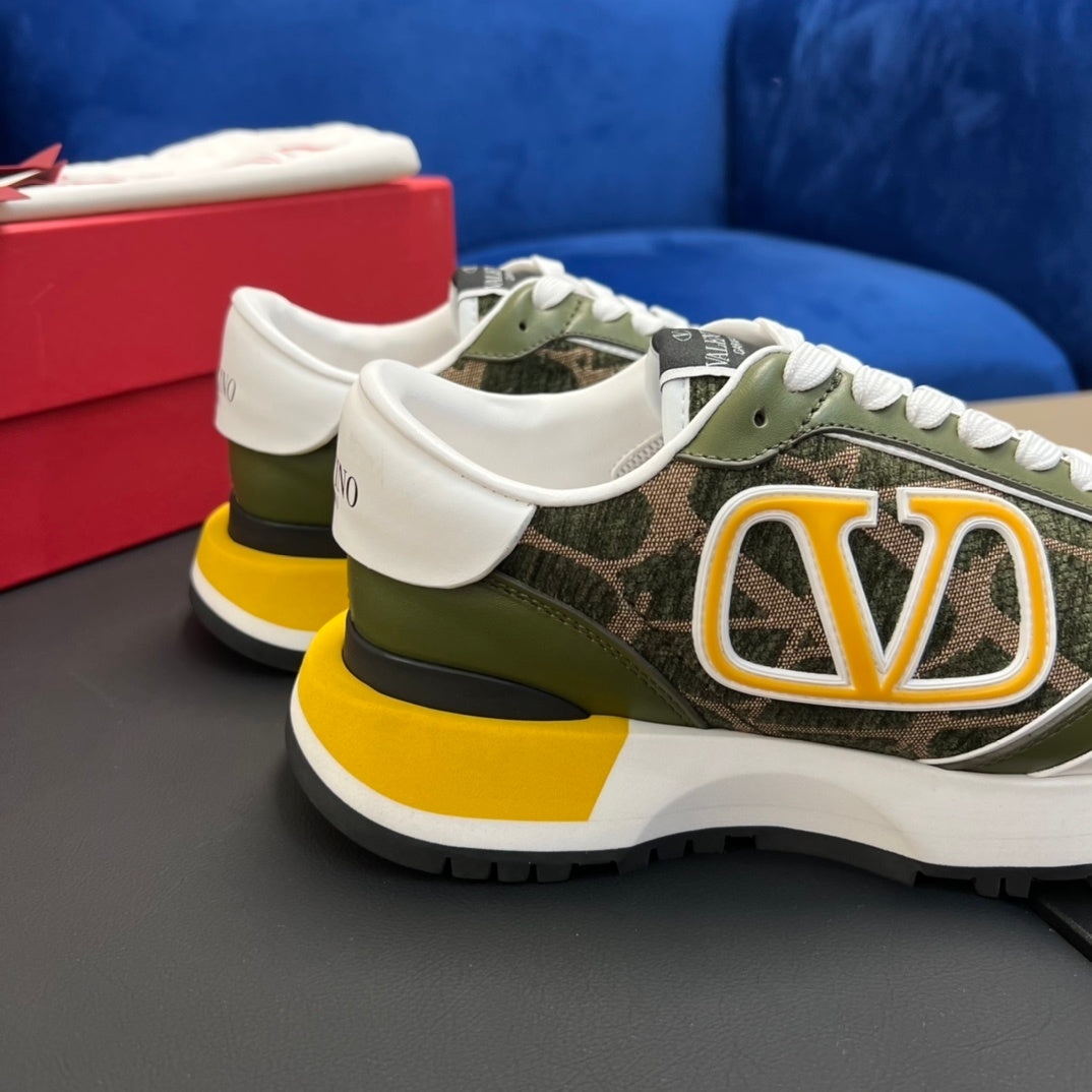 Lacerunner Sneakers mit Wildlederbesatz Grün