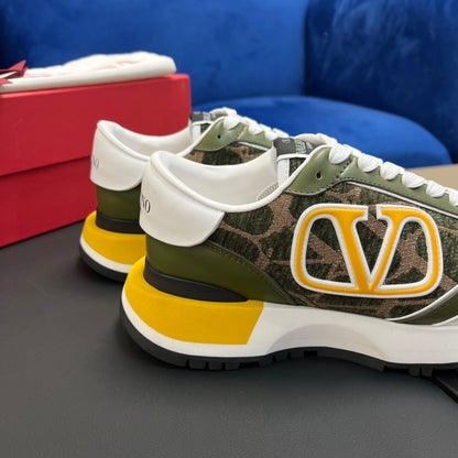 Lacerunner Sneakers mit Wildlederbesatz Grün